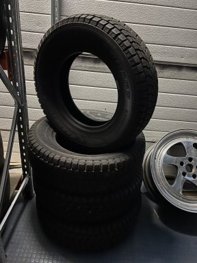 4 x Dunlop 215/70/15